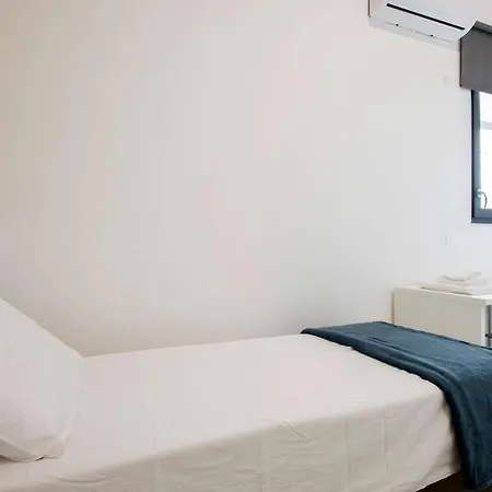 Apartment Urban Oasis With Patio For 5 Guests - Reserved Parking - Termini *