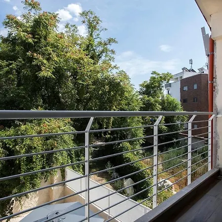 Urban Oasis With Patio For 5 Guests - Reserved Parking - Termini Rome