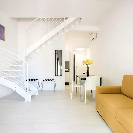 Urban Oasis With Patio For 5 Guests - Reserved Parking - Termini Apartment *