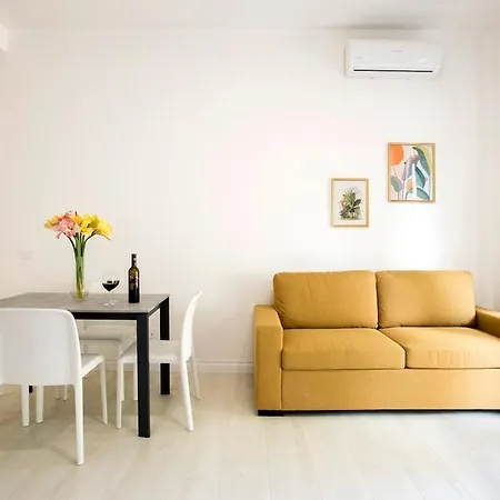 Апартаменты Urban Oasis With Patio For 5 Guests - Reserved Parking - Termini *