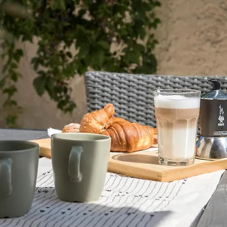 Urban Oasis With Patio For 5 Guests - Reserved Parking - Termini Апартаменты *