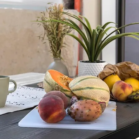 Urban Oasis With Patio For 5 Guests - Reserved Parking - Termini * Рим