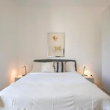 Urban Oasis With Patio For 5 Guests - Reserved Parking - Termini Apartment Rome