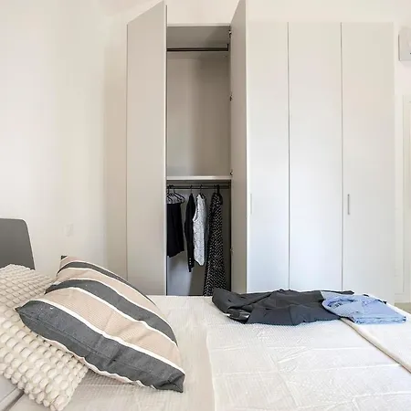 Apartment Urban Oasis With Patio For 5 Guests - Reserved Parking - Termini Rome