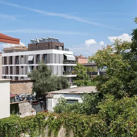 Apartment Urban Oasis With Patio For 5 Guests - Reserved Parking - Termini Rome