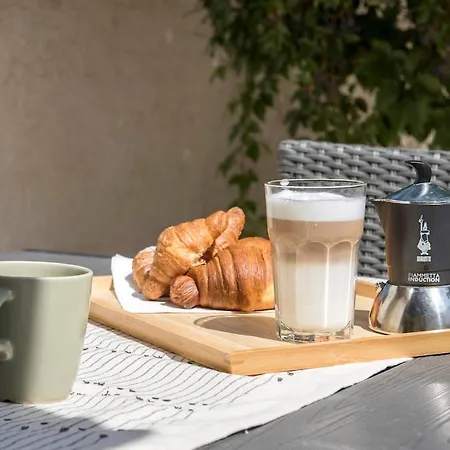 Urban Oasis With Patio For 5 Guests - Reserved Parking - Termini Апартаменты *